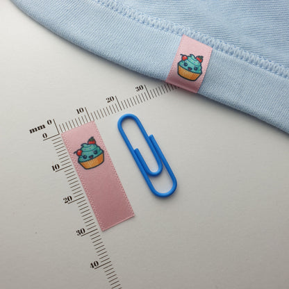 #09WS - HOT CUT SATIN HEM LABELS