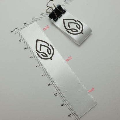 #10WS - WHITE SATIN TRIFOLD/BOOKCOVER FOLD SATIN HEM LABELS